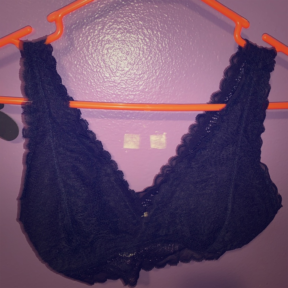 V style lace bralette